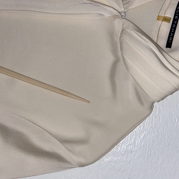 Elie Tahari Silk Ruffle Blouse in Cream Size Small Petite - Picture 2 of 6